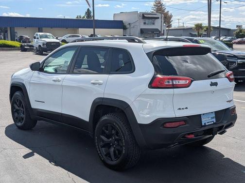 2018 Jeep Cherokee Trailhawk