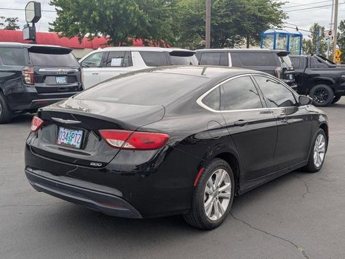 2016 Chrysler 200 LX