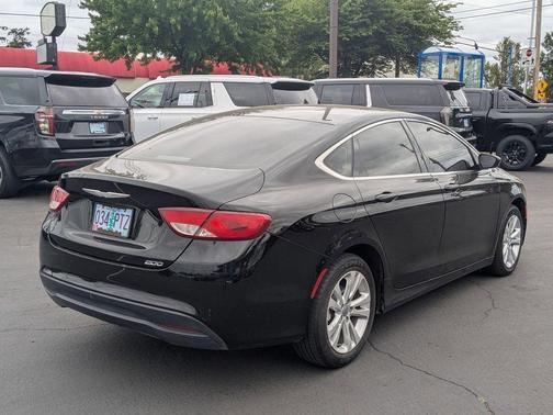 2016 Chrysler 200 LX