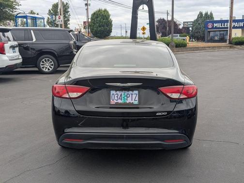 2016 Chrysler 200 LX
