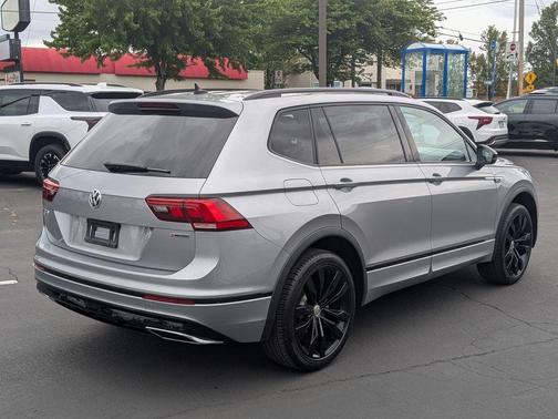 2021 Volkswagen Tiguan 2.0T SE R-Line Black