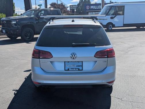 2017 Volkswagen Golf SportWagen TSI S