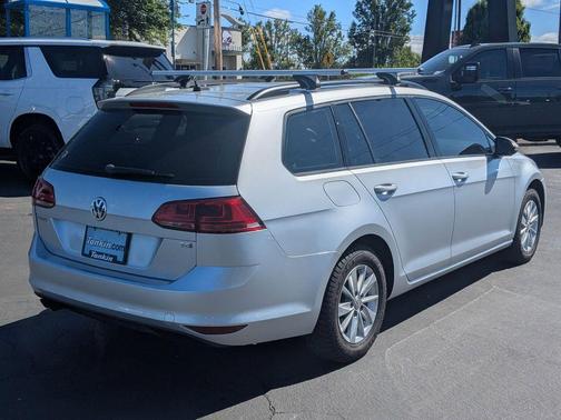 2017 Volkswagen Golf SportWagen TSI S