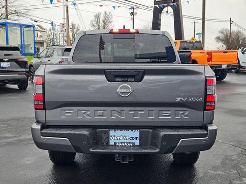 2024 Nissan Frontier SV
