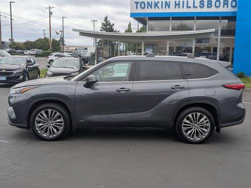 2021 Toyota Highlander Hybrid Platinum