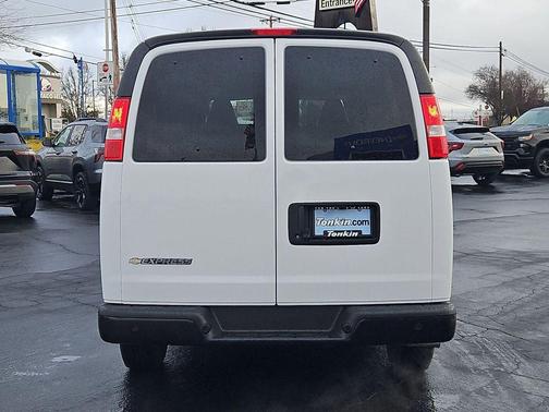 2023 Chevrolet Express 3500 LS