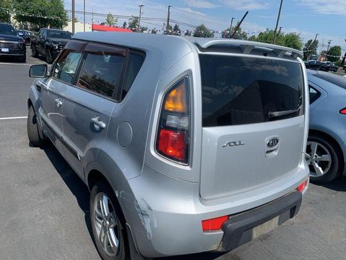 2011 Kia Soul +
