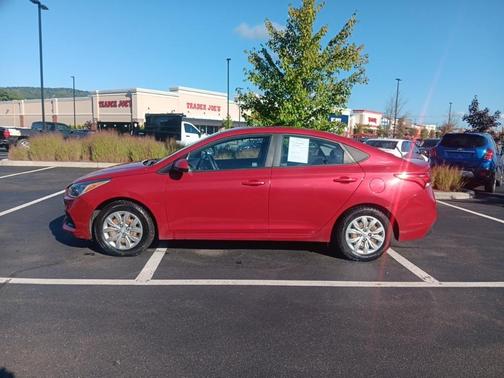 2019 Hyundai Accent SE