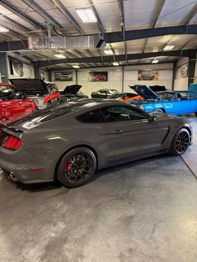 2018 Ford Shelby GT350 Base