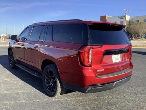 2021 GMC Yukon XL 4WD AT4