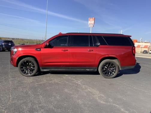 2021 GMC Yukon XL 4WD AT4