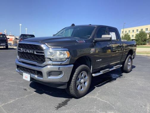 2019 RAM 2500 Tradesman Crew Cab 4x4 6'4' Box