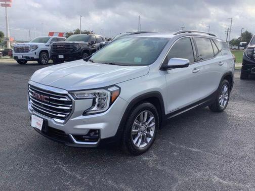 Quicksilver Metallic 2022 GMC Terrain SLT
