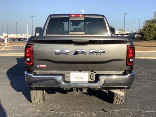 2025 RAM 2500 Tradesman Crew Cab 4x4 6'4' Box