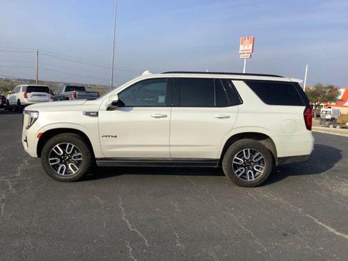 2023 GMC Yukon 4WD AT4