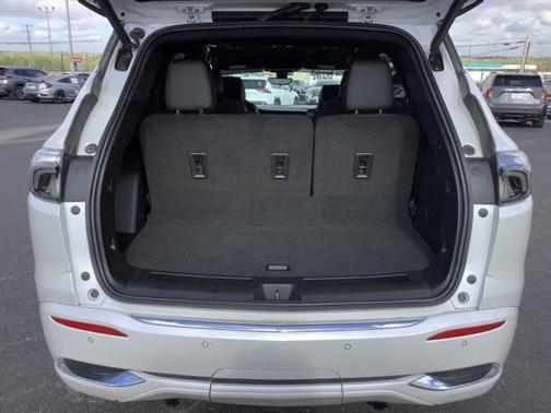 2022 Buick Enclave FWD Avenir