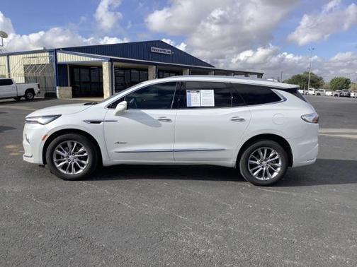 2022 Buick Enclave FWD Avenir