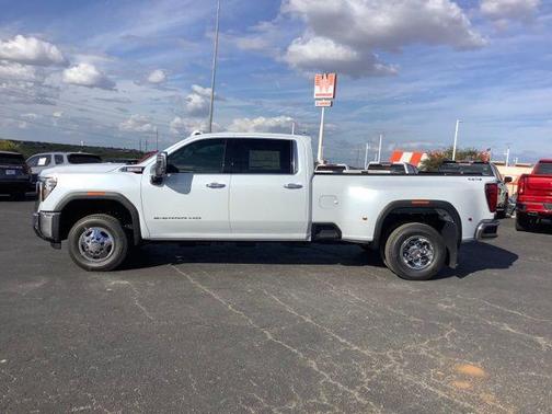 2026 GMC Sierra 3500 SLT