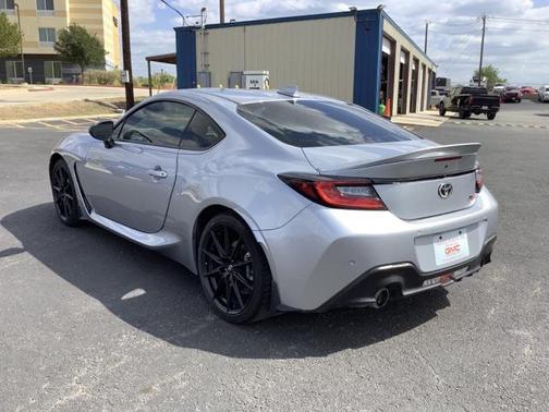 2024 Toyota GR86 Premium