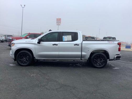 2022 Chevrolet Silverado 1500 Custom