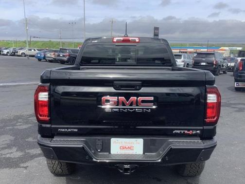 2025 GMC Canyon Base