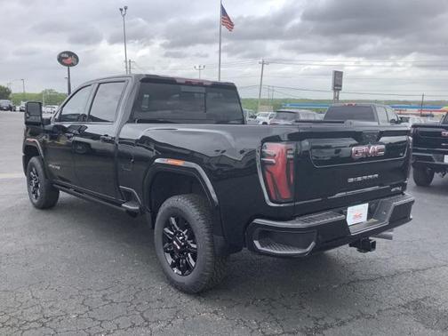 2025 GMC Sierra 2500 AT4