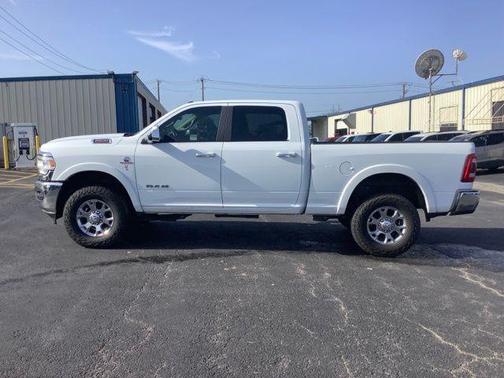 2022 RAM 2500 Laramie Crew Cab 4x4 6'4' Box