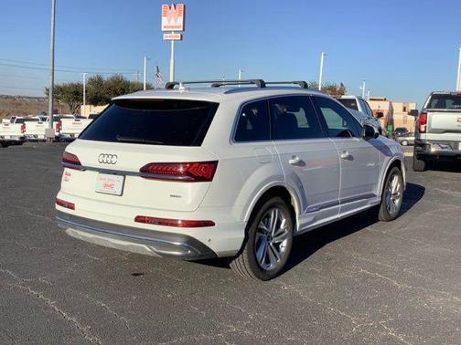 2021 Audi Q7 45 Premium Plus