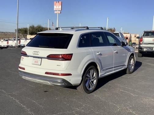 2021 Audi Q7 45 Premium Plus