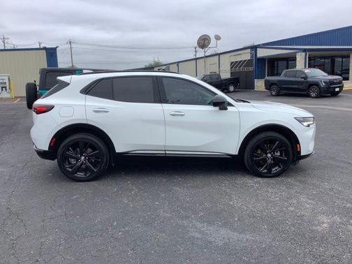 Summit White 2022 Buick Envision FWD Essence