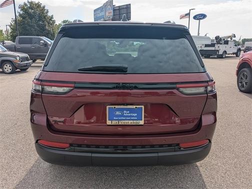 2024 Jeep Grand Cherokee LAREDO