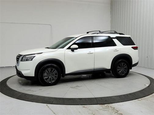 2023 Nissan Pathfinder SV