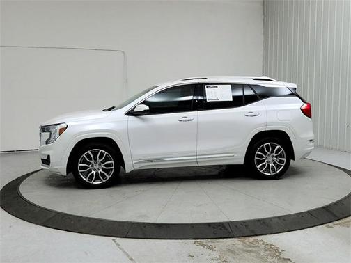 2023 GMC Terrain Denali