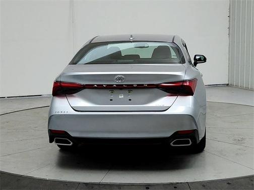 2019 Toyota Avalon XLE