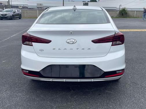 Quartz White Pearl 2020 Hyundai ELANTRA SEL