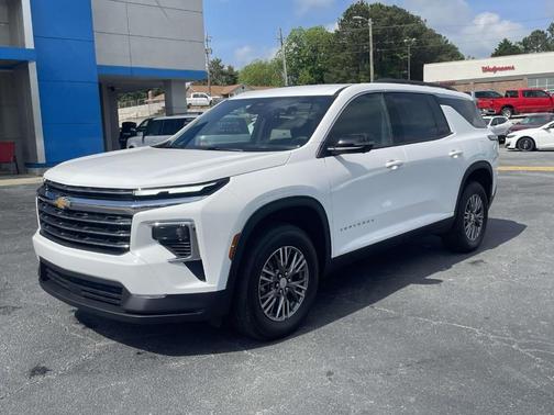 2025 Chevrolet Traverse LT
