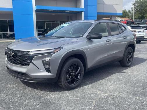 Sterling Gray Metallic 2026 Chevrolet Trax LT