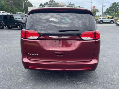 2021 Chrysler Voyager LXI