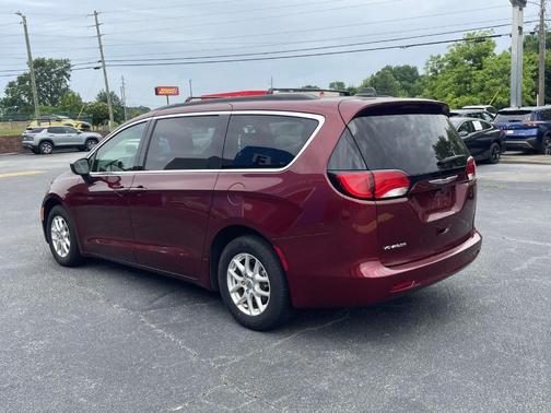 2021 Chrysler Voyager LXI