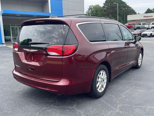 2021 Chrysler Voyager LXI
