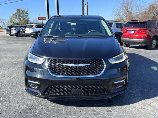 2024 Chrysler Pacifica Touring-L