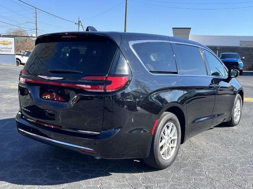 2024 Chrysler Pacifica Touring-L