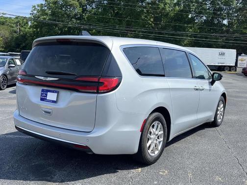 Silver Mist Clearcoat 2024 Chrysler Pacifica Touring-L