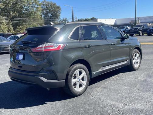 2022 Ford Edge SE