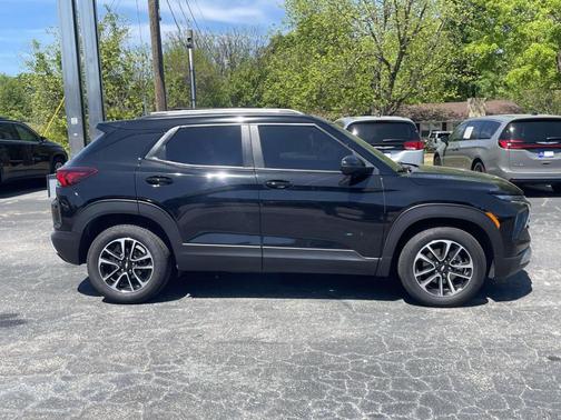 Black Metallic 2025 Chevrolet Trailblazer LT
