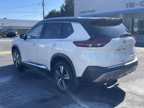 2022 Nissan Rogue SL