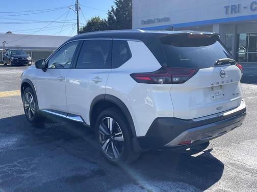 2022 Nissan Rogue SL