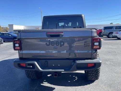 2024 Jeep Gladiator Sport
