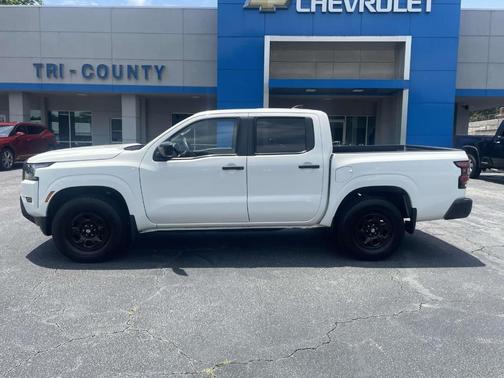 2022 Nissan Frontier S