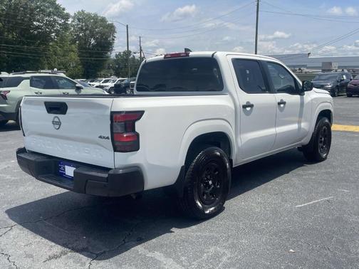 2022 Nissan Frontier S